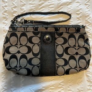 Coach Signature Jacquard CC Wristlet